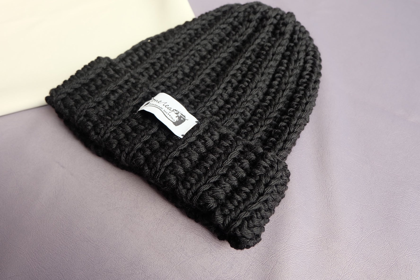 extra fine merino knit cap – one leaf